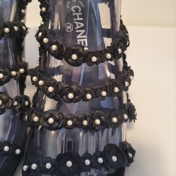 Authentic CHANEL Lambskin Pearl Embellished Camellia Leather Sandal- EU39/US8.5 - Picture 9 of 12